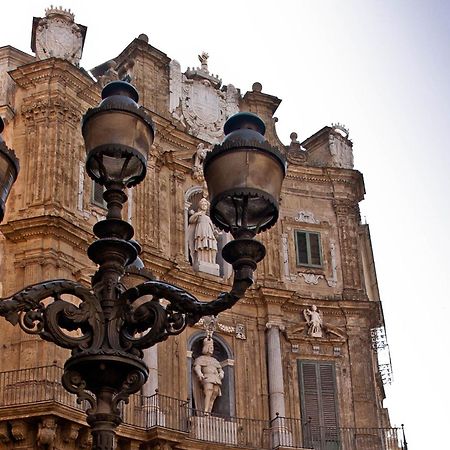 Maqueda Rooms Palermo Bagian luar foto