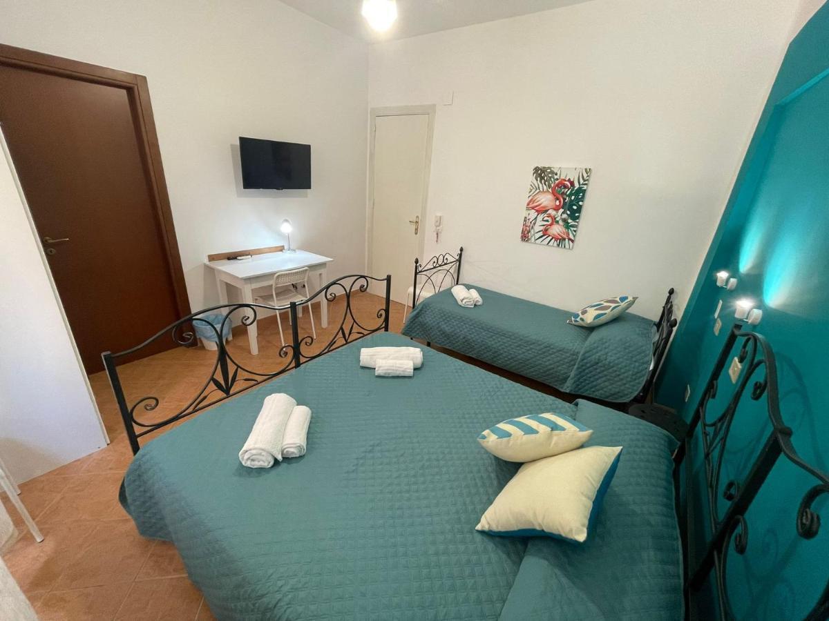 Maqueda Rooms Palermo Bagian luar foto