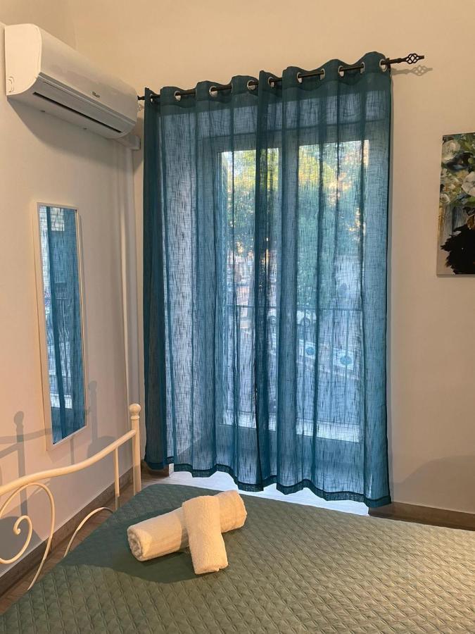 Maqueda Rooms Palermo Bagian luar foto