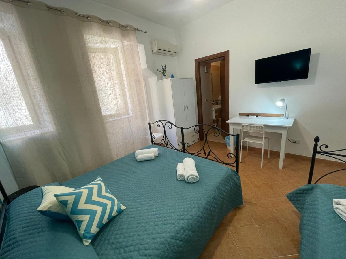Maqueda Rooms Palermo Bagian luar foto