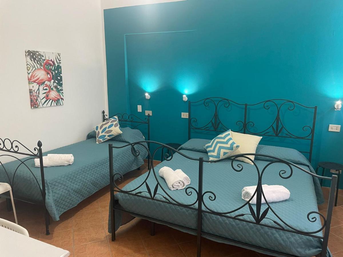 Maqueda Rooms Palermo Bagian luar foto