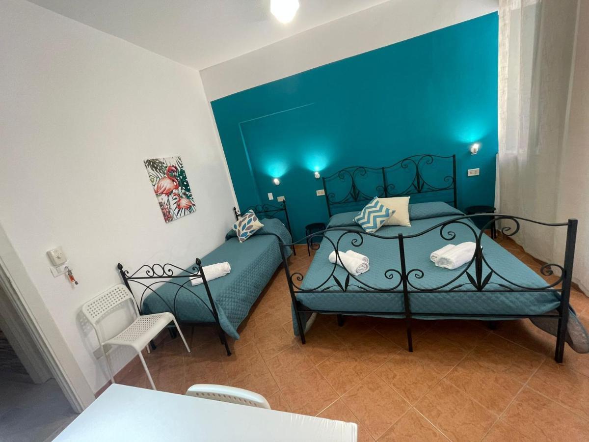 Maqueda Rooms Palermo Bagian luar foto