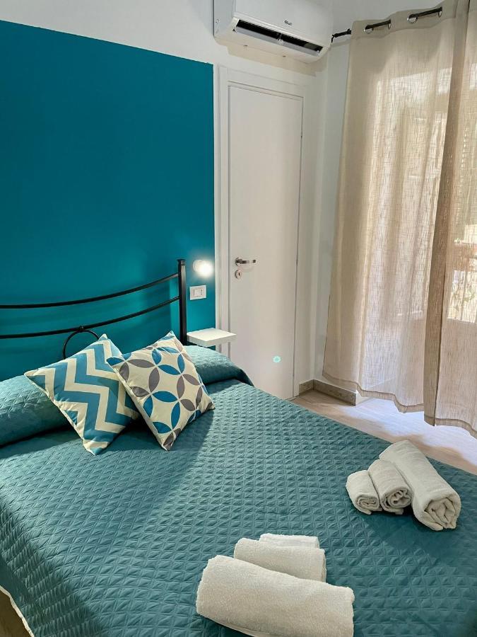 Maqueda Rooms Palermo Bagian luar foto